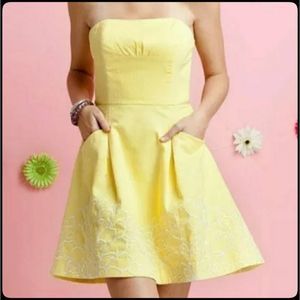 LILLY PULITZER Golden Yellow Dahling Blooms Blossom Embroidered Dress Size: 10